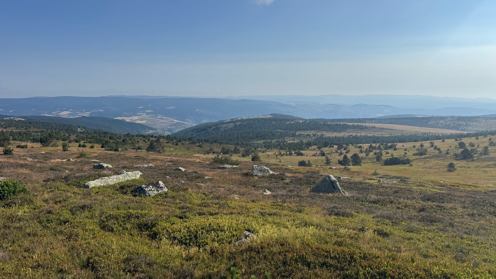 S02 - E02 De la station du Mont Lozère au Pont de Montvert-variante par le GR7 et la  plaine du Tarn-27 kilomètres