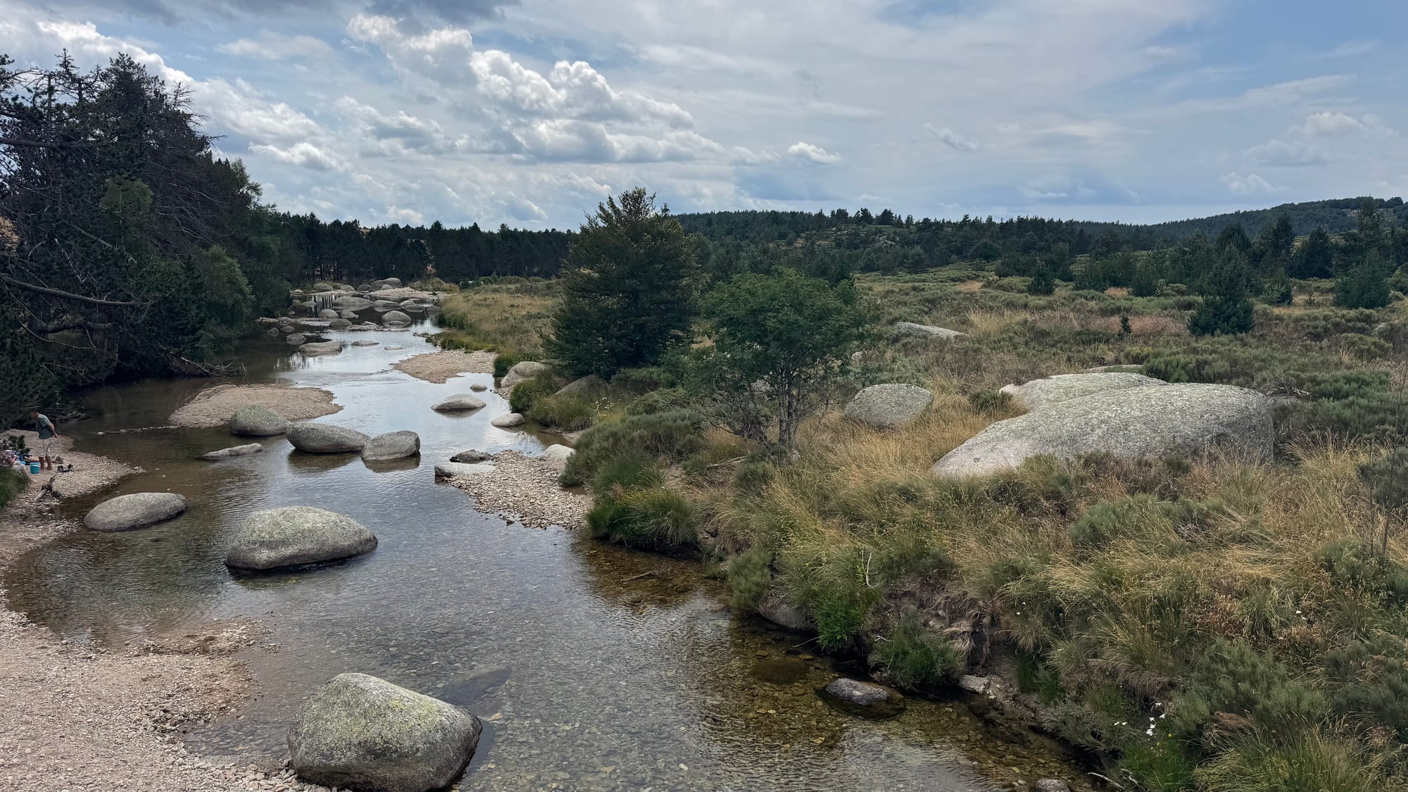 S02 - E02 De la station du Mont Lozère au Pont de Montvert-variante par le GR7 et la  plaine du Tarn-27 kilomètres