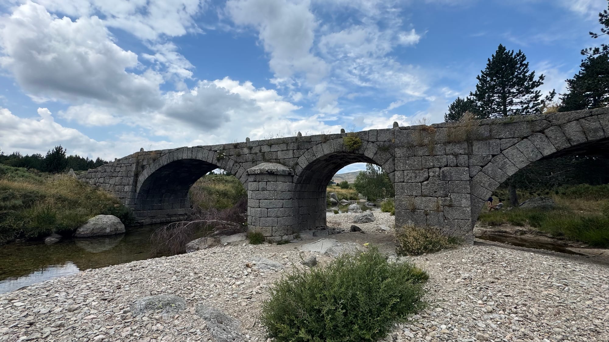 S02 - E02 De la station du Mont Lozère au Pont de Montvert-variante par le GR7 et la  plaine du Tarn-27 kilomètres
